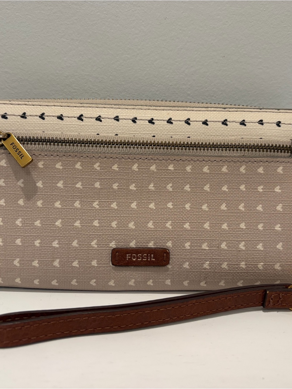 Fossil Cream & Brown Heart-Print Wristlet Clutch wallet